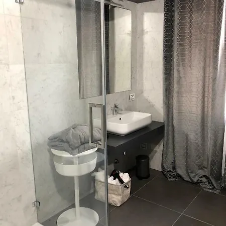 Extra Urbano - Di Garda - Adults Only