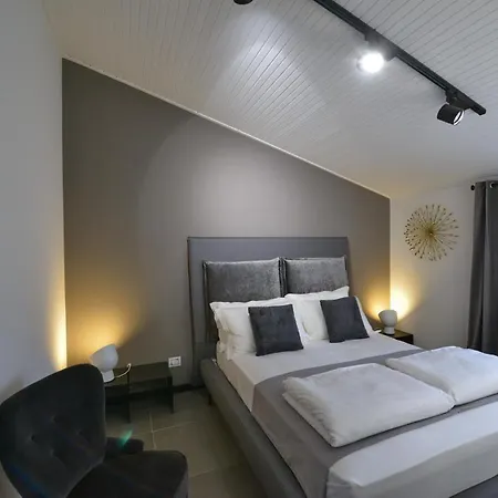 Extra Urbano - Di Garda - Adults Only Apartment *