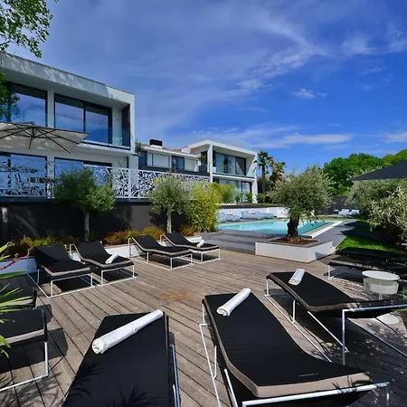 Extra Urbano - Di Garda - Adults Only