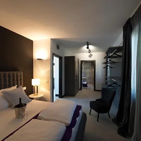 Extra Urbano - Di Garda - Adults Only Apartment Ponti sul Mincio